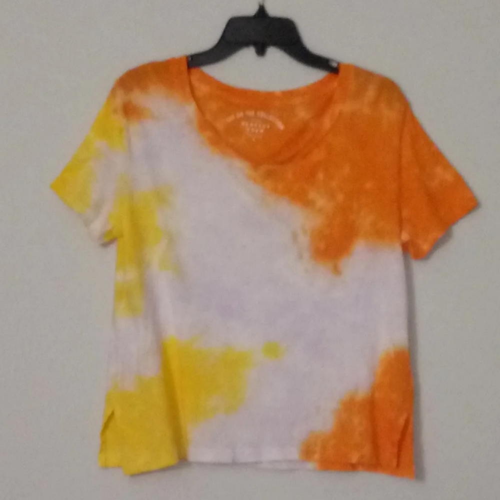 New AERO tie dye orange tee size medium